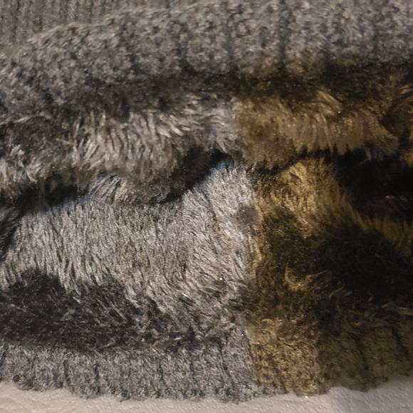 CANADA WEATHER GEAR BLACK WINTER HAT - Picture 2 of 7